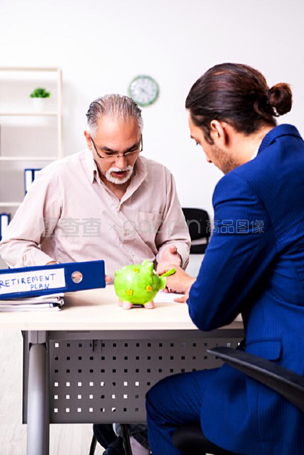 給老人提退休建議的財(cái)務(wù)顧問(wèn);給老人提退休建議的財(cái)務(wù)顧問(wèn)